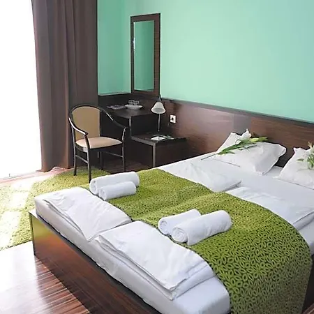 Green Hotel Budapest Otel