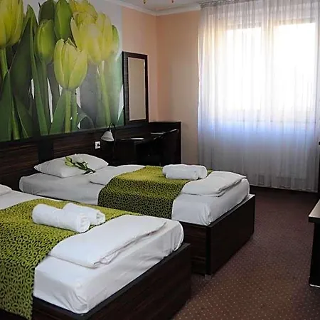 Green Hotel Budapest Otel 4*