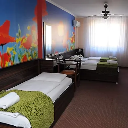 Green Hotel Budapest Otel