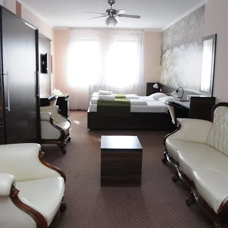 Green Hotel Budapest Otel 4*