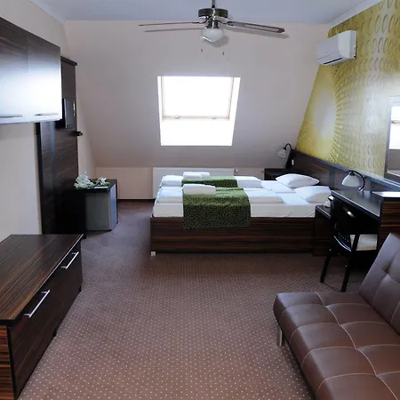 Green Hotel Budapest Otel