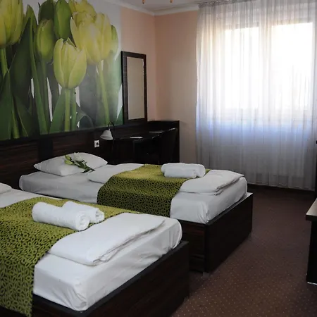 Green Hotel Budapest Otel 4*