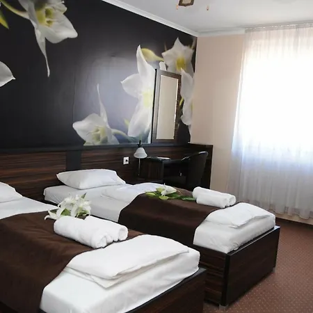 Green Hotel Budapest Otel 4*